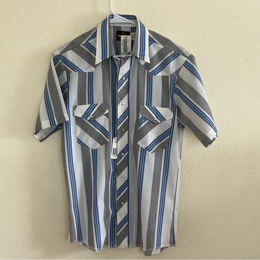 Wrangler NWT Vintage Western Short Sleeve Pearl Snaps Blue and Gray Size Medium